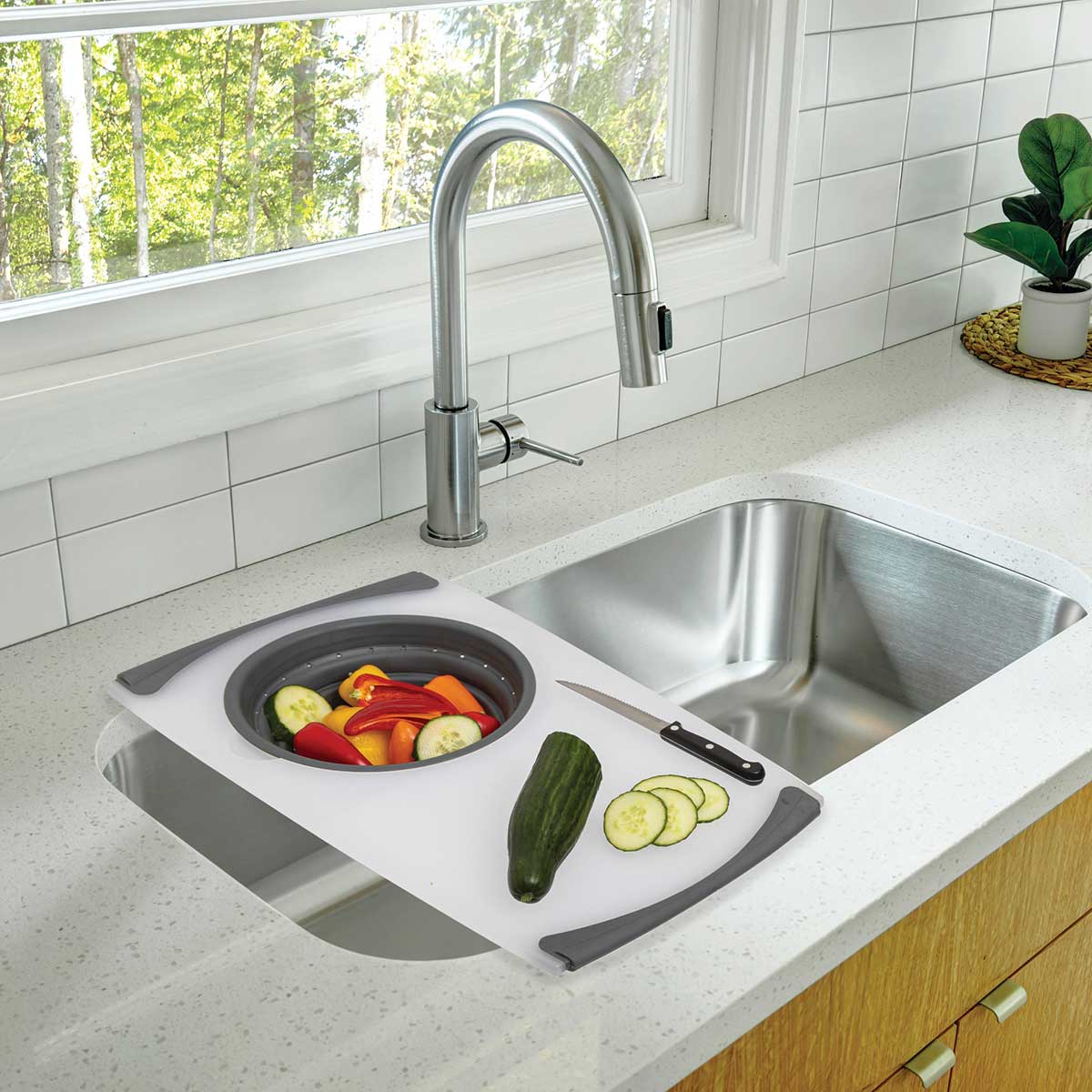 Tábua de corte com recipiente dobrável