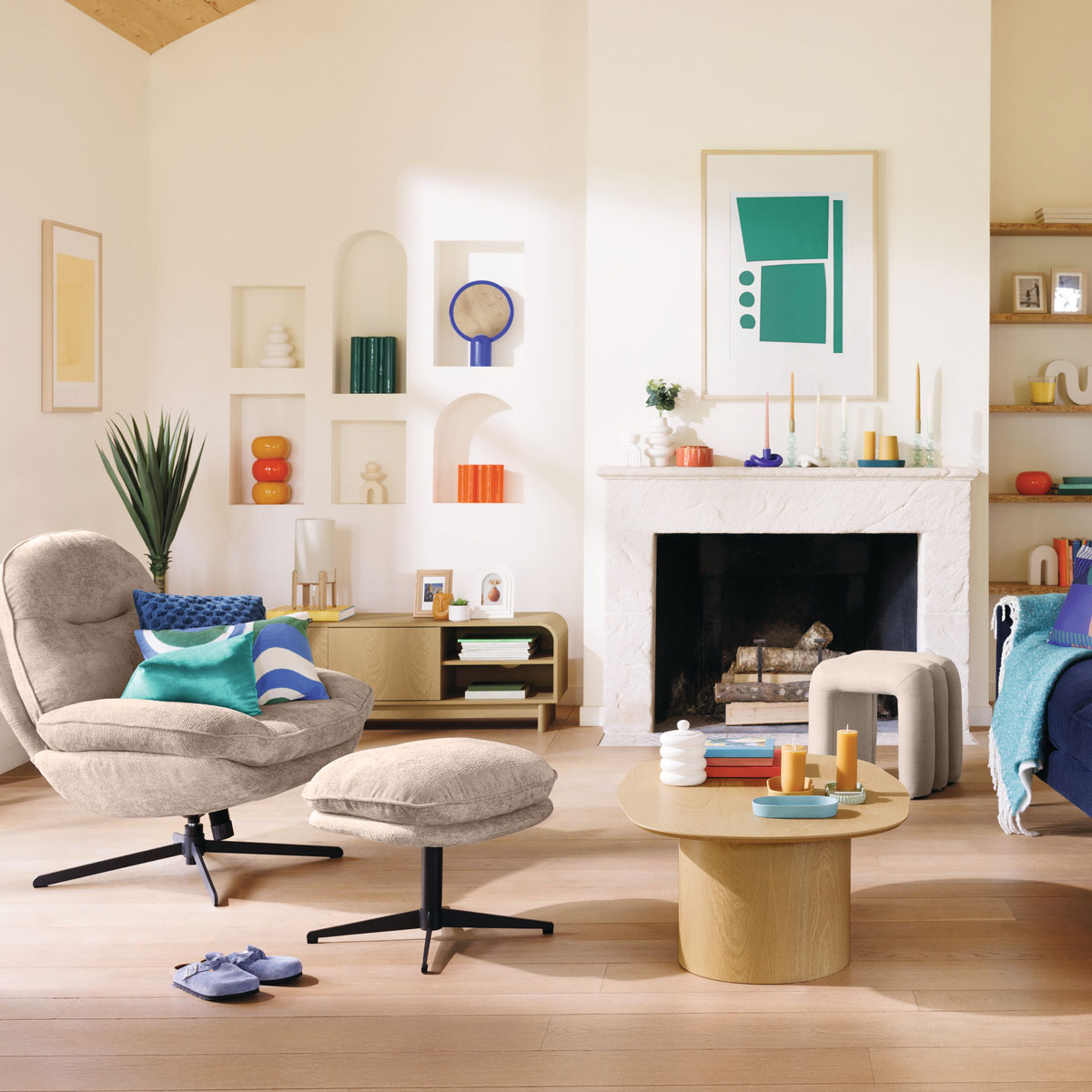 Poltrona girat&oacute;ria STELAN chenille bege