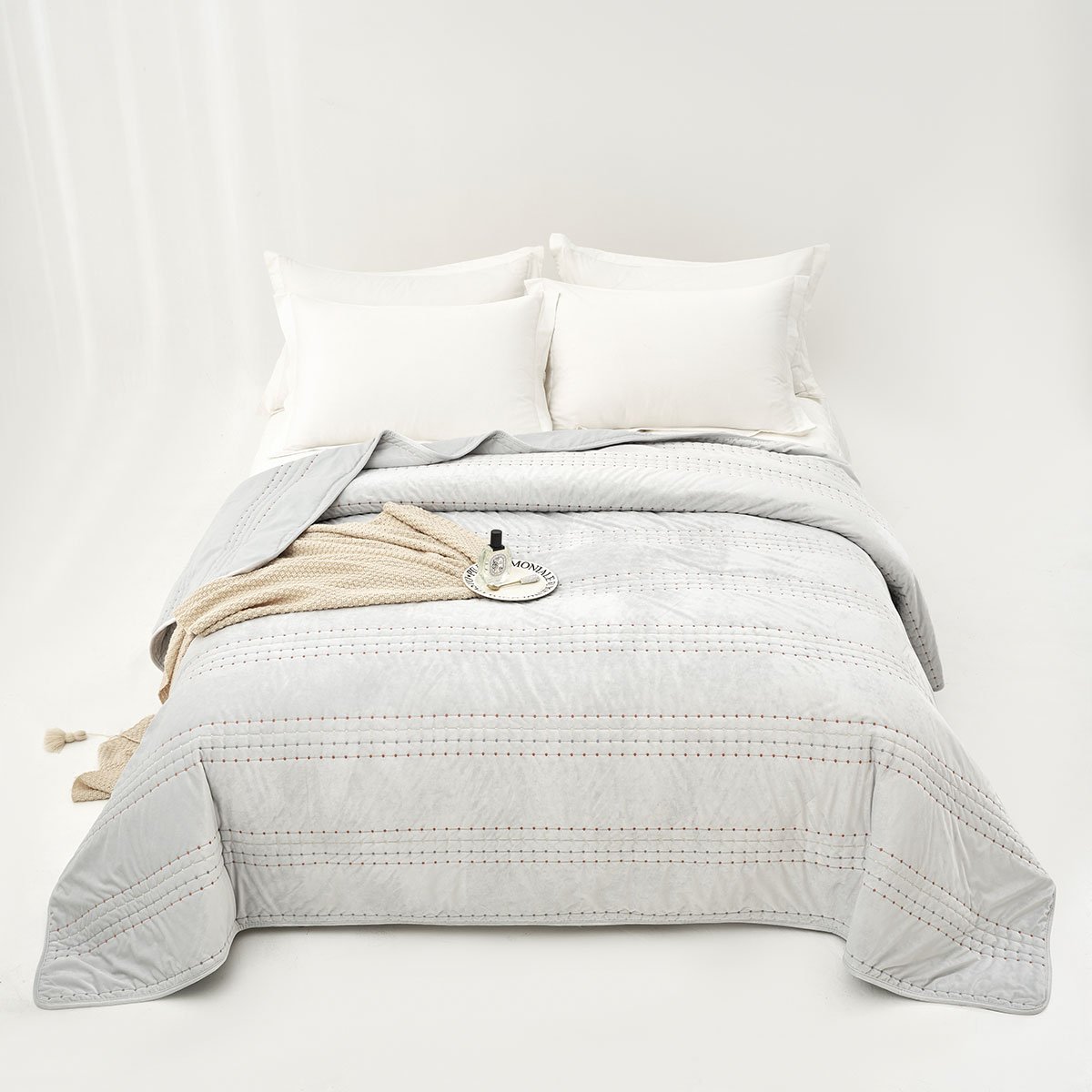 Edred&atilde;o IVREA cinza em veludo 240x260cm