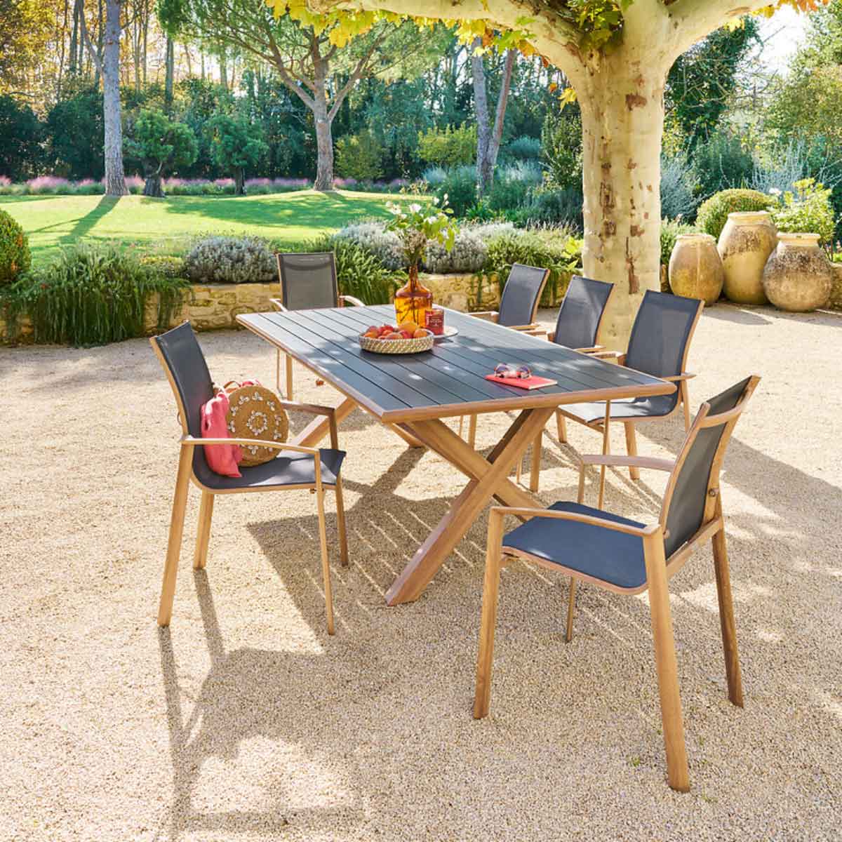 Cadeira empilh&aacute;vel AXANT cinza