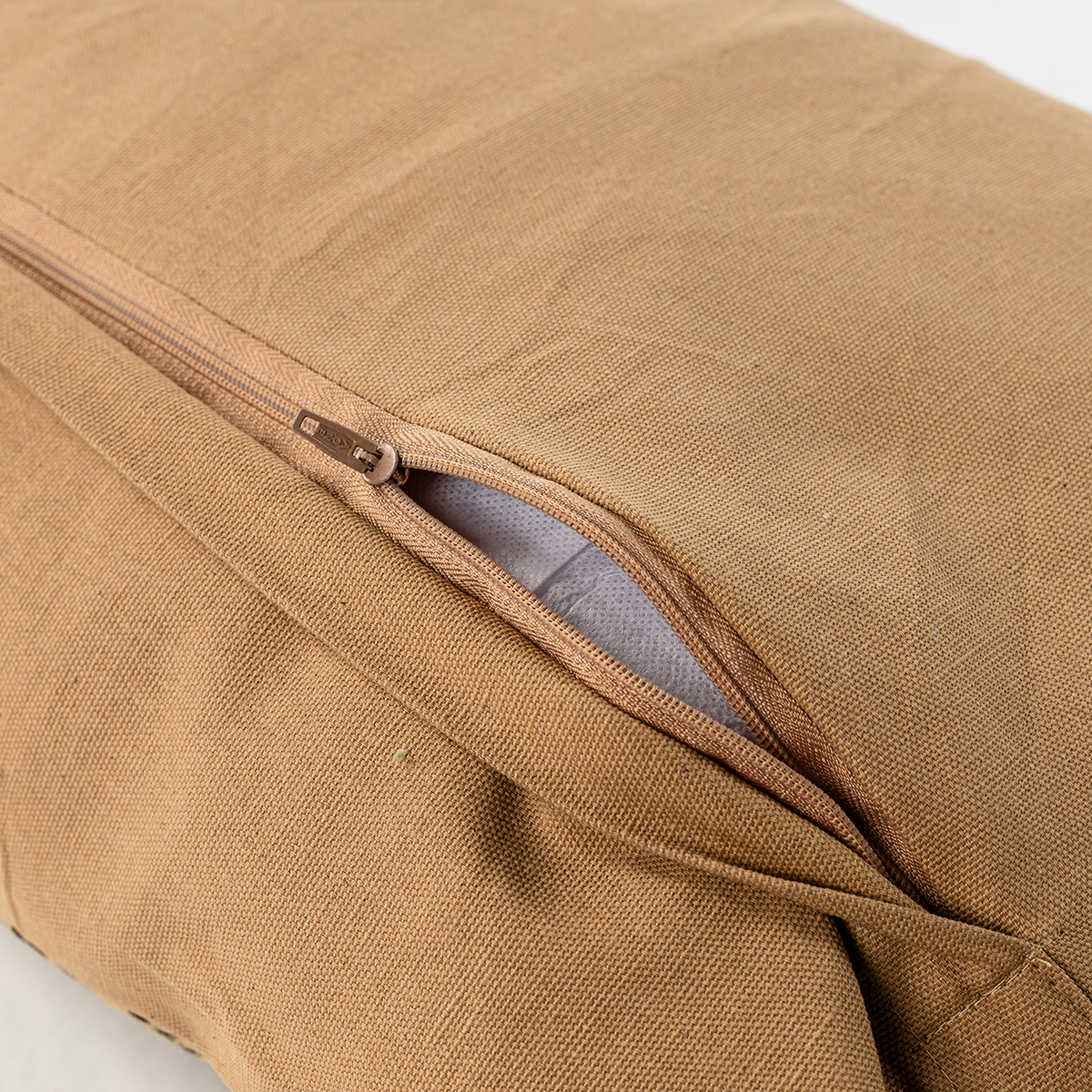 Almofada INUIT riscas cru e preto 30x50cm