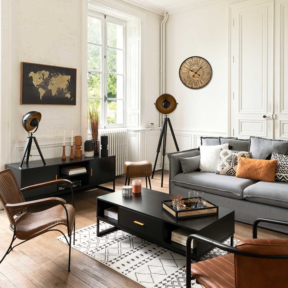 Candeeiro de mesa LAHTI preto e dourado com trip&eacute;