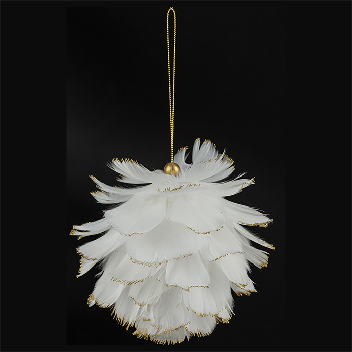 Pendurante com plumas brancas