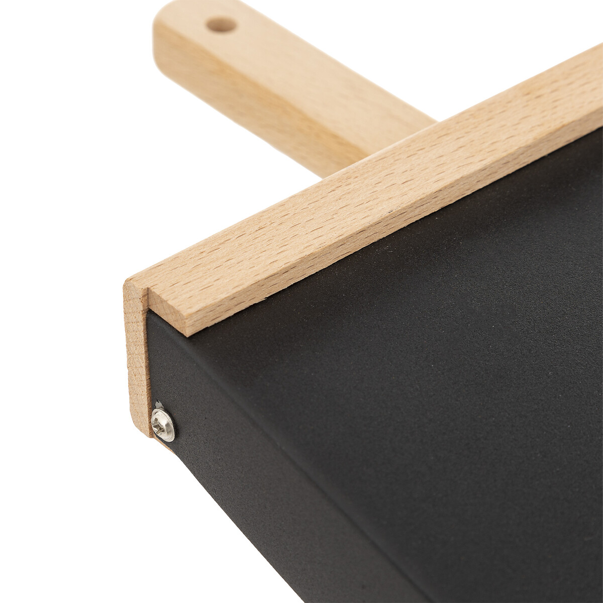 Apanhador e pá em madeira e metal