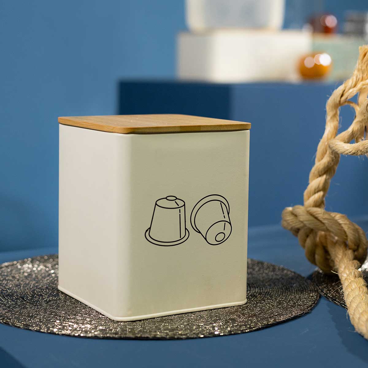 Lata para c&aacute;psulas de caf&eacute; creme com tampa de bambu