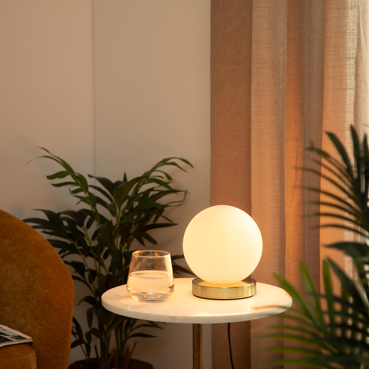 Candeeiro de mesa bola DRIS dourado 16cm