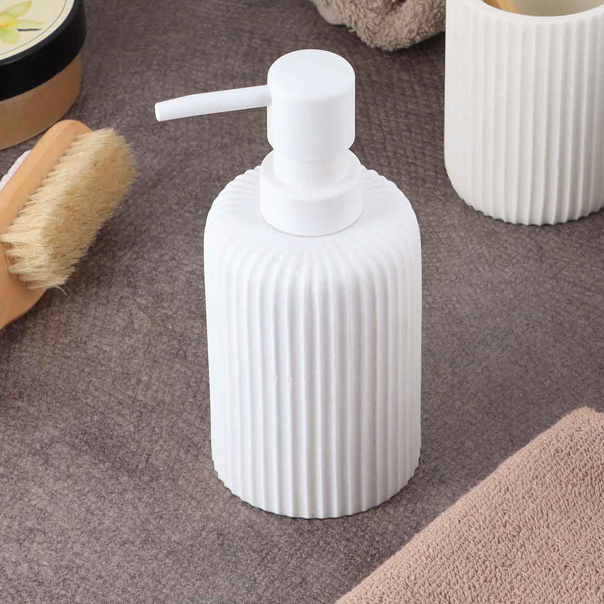 Doseador sabonete l&iacute;quido wc branco estriado