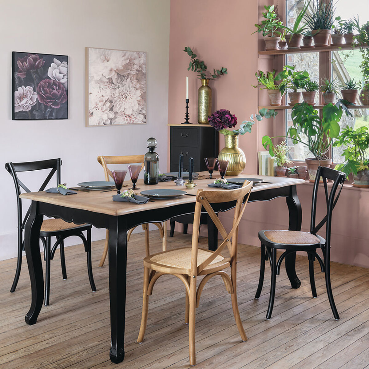 M&oacute;vel com 5 gavetas CHRYSA preto em madeira pinho