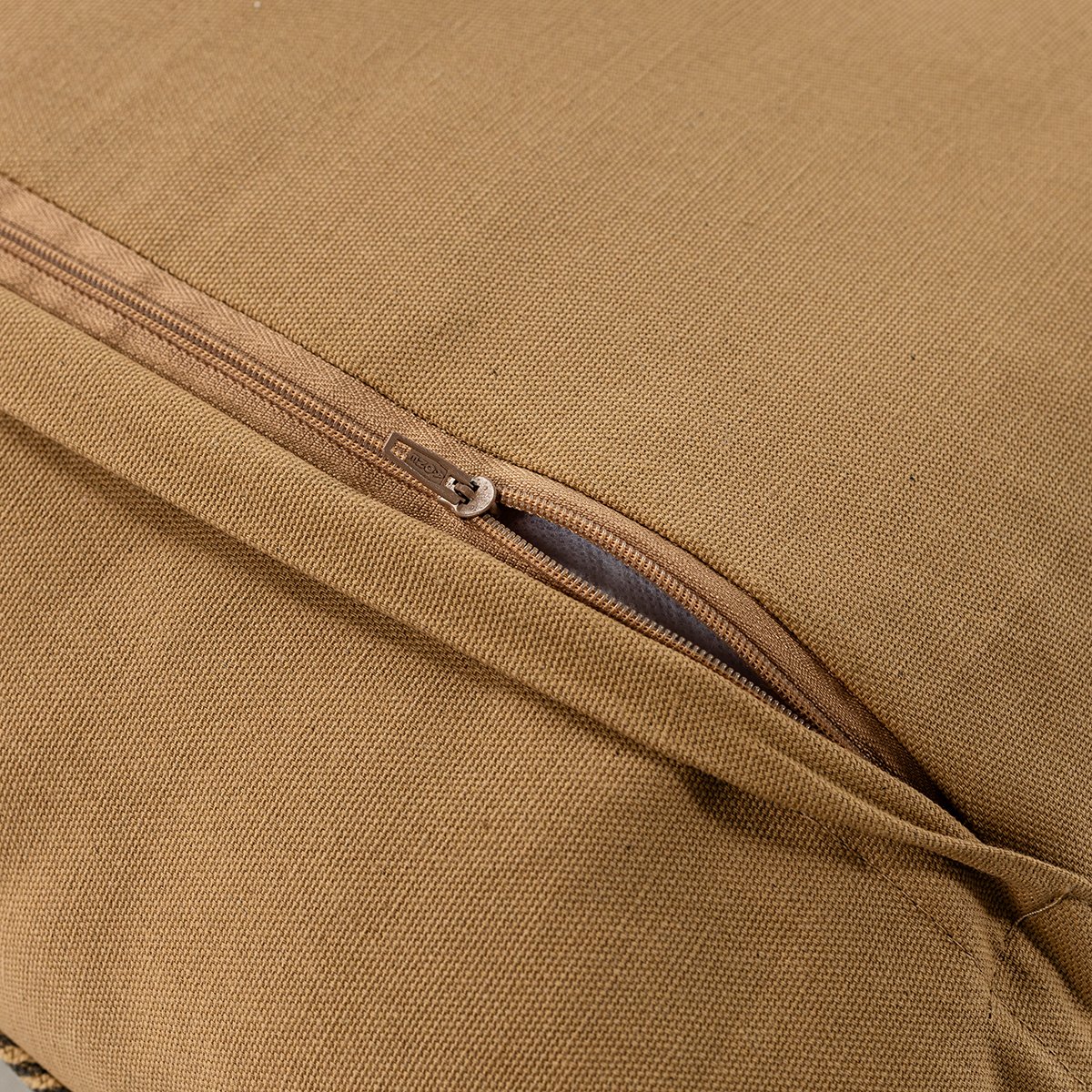 Almofada INUIT cru e preto 40x40cm