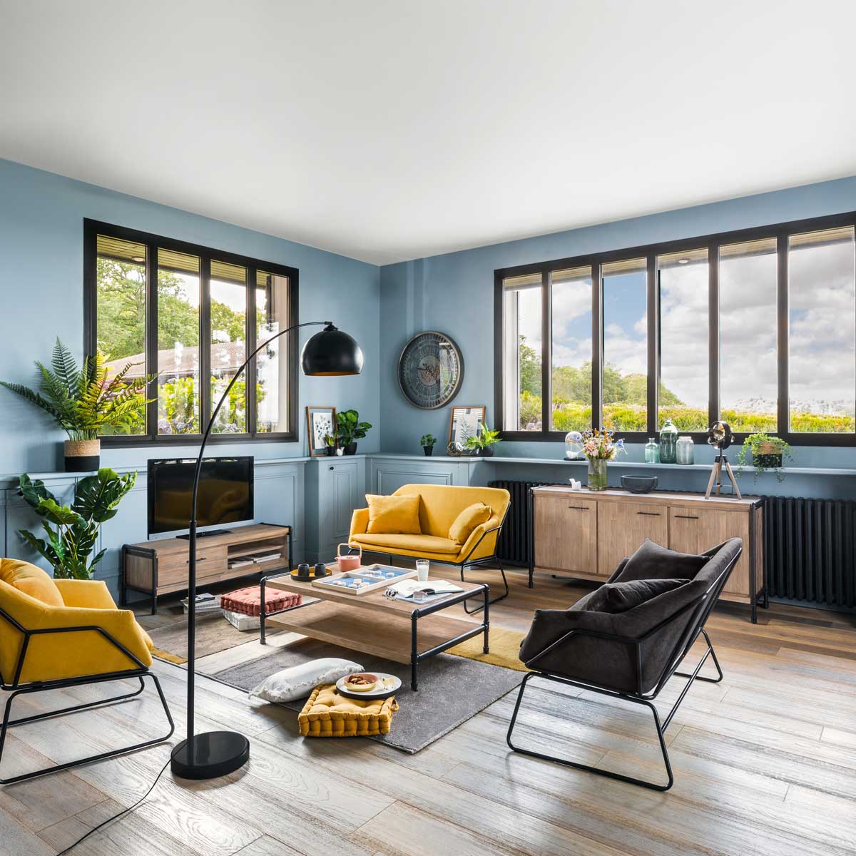 Candeeiro de p&eacute; HYTO preto em metal 178cm