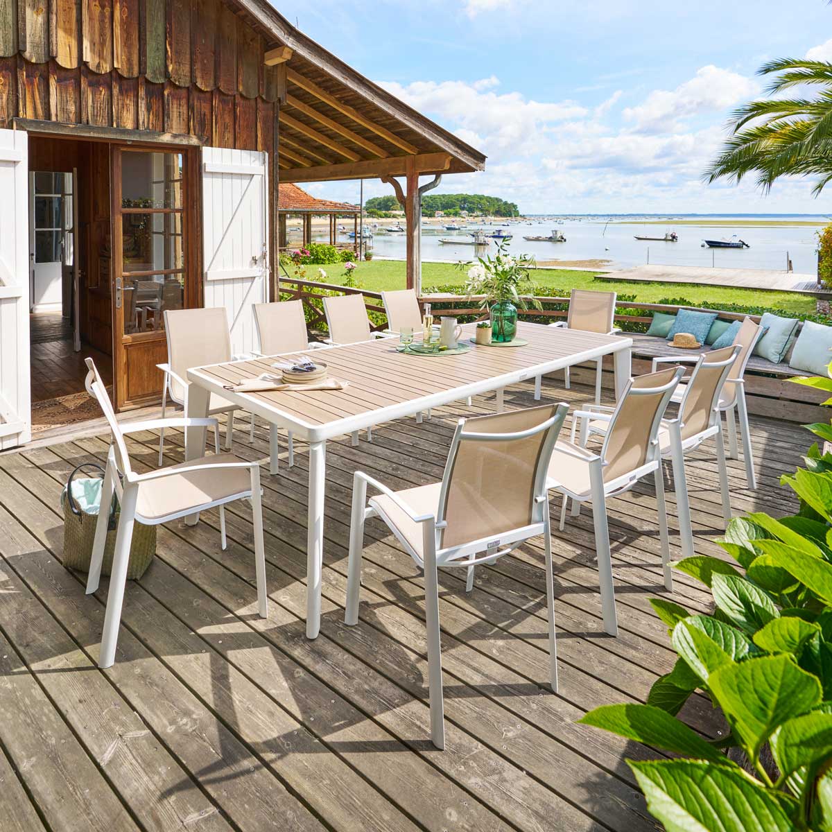 Conjunto de mesa fixa IBAIA e 6 cadeiras PIAZZA