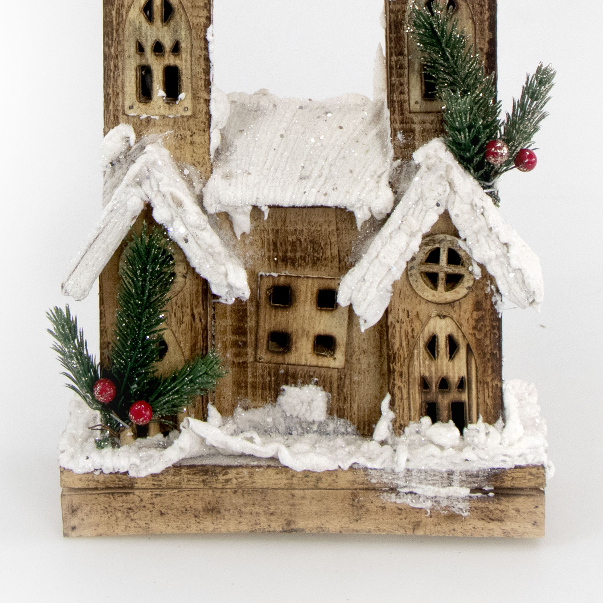 Casa Em Madeira Com Torres Luminosas