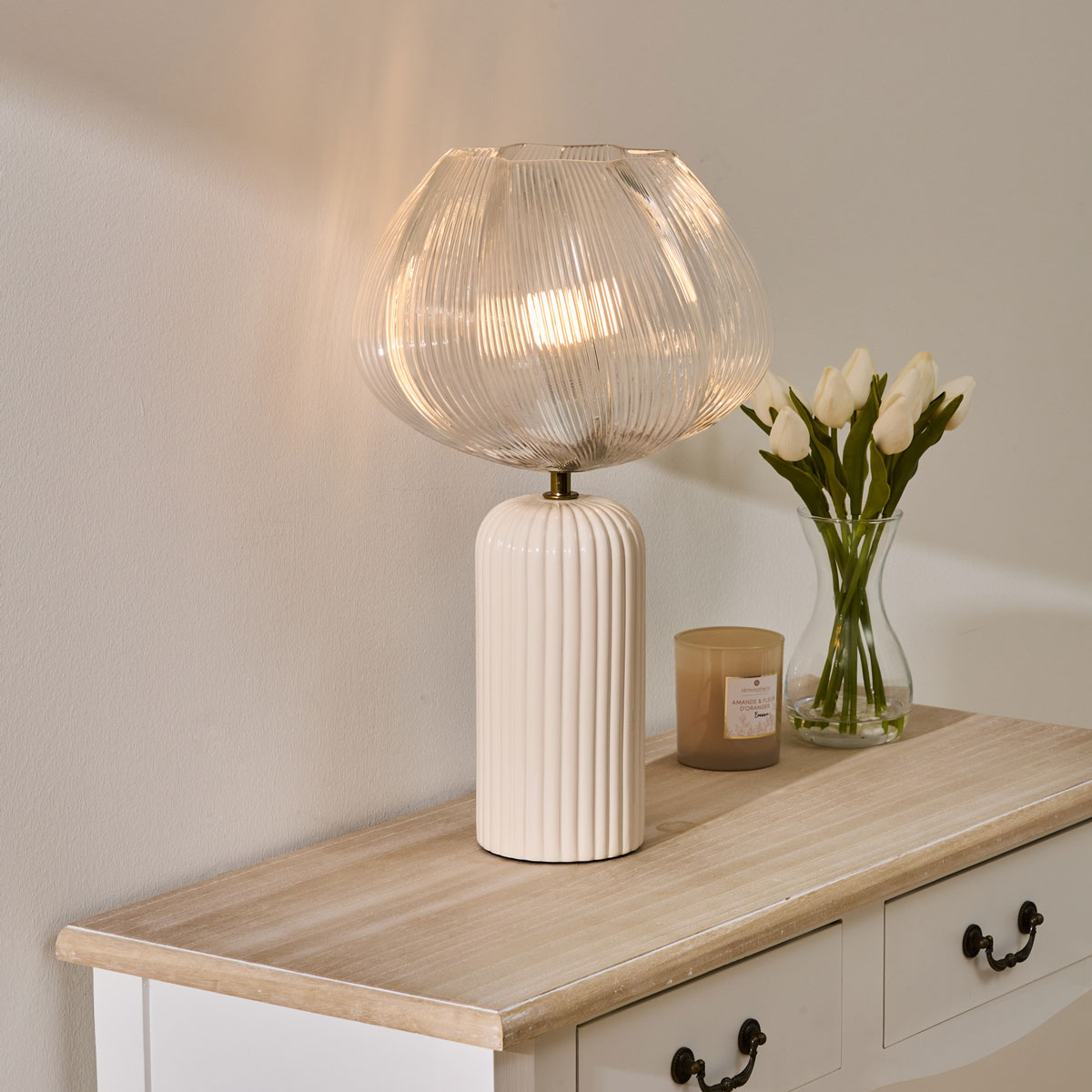 Candeeiro de mesa PHYLAS bege em cer&acirc;mica 45,5cm