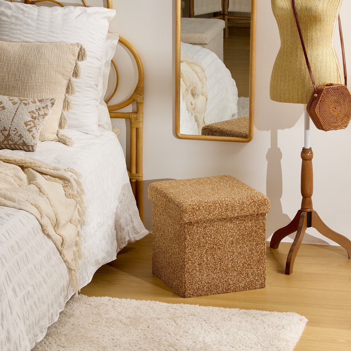 Pufe com arruma&ccedil;&atilde;o OXIA ocre 38x38cm