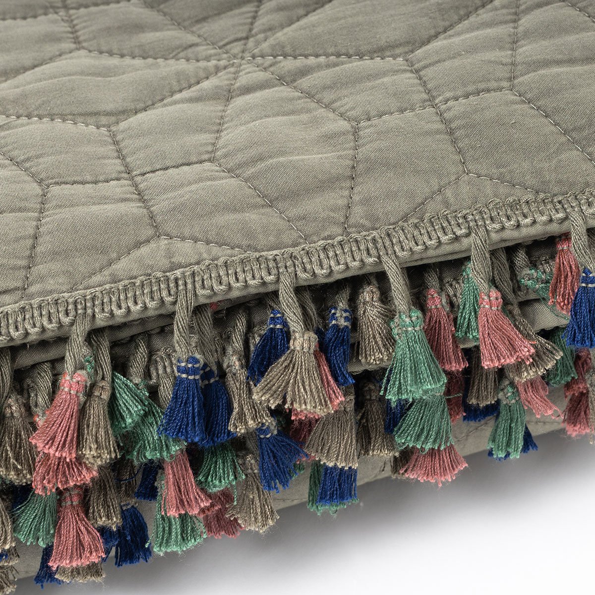 Colcha STONEWASHED verde com franjas 220x240cm